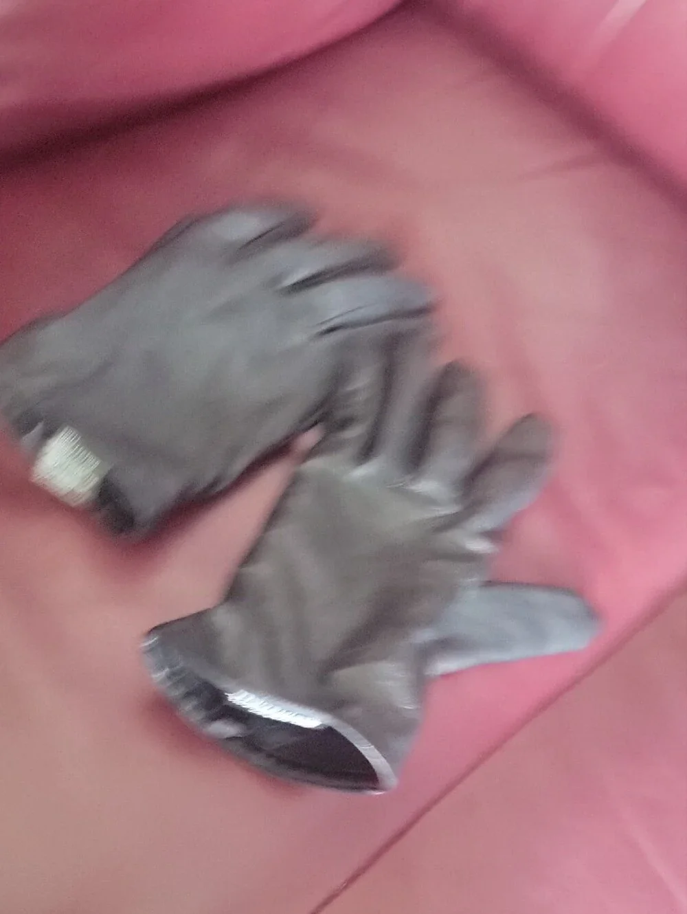 3M Thinsulate Black Leather Women's Gloves - Classic Smooth Finish